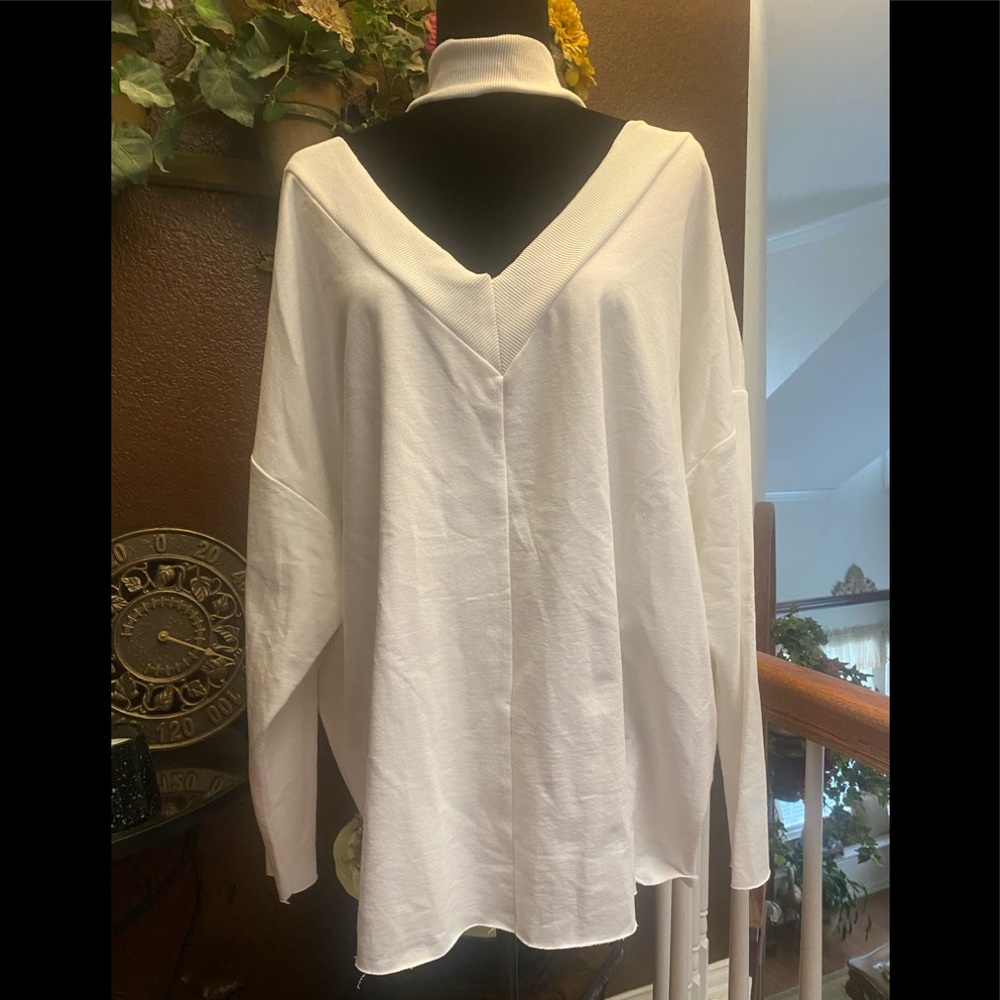 New PLUS White Knit Long Sleeve Oversized Knit Top - Picture 2 of 5